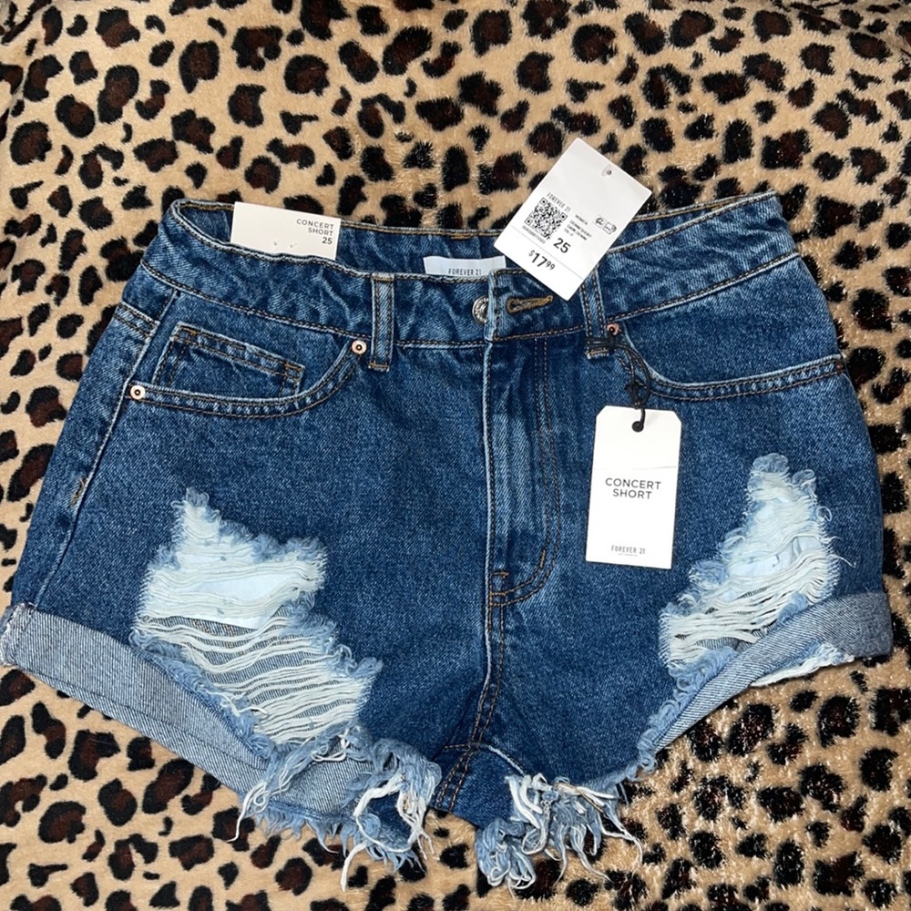 concert shorts, Mid Rise slim fit